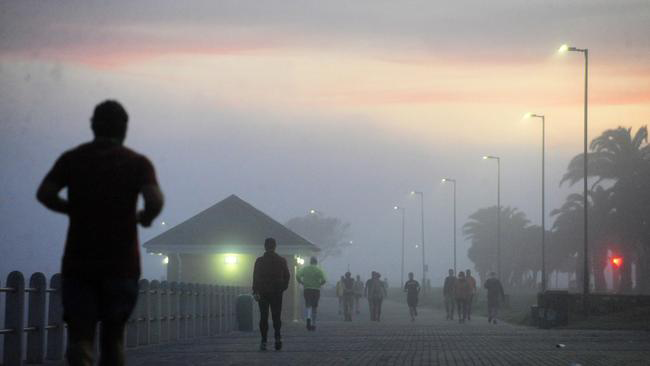 Sea Point residents took full advantage of new rules to exercise between 6 am and 9 am. Picture: Armand Hough/African News Agency (ANA)
